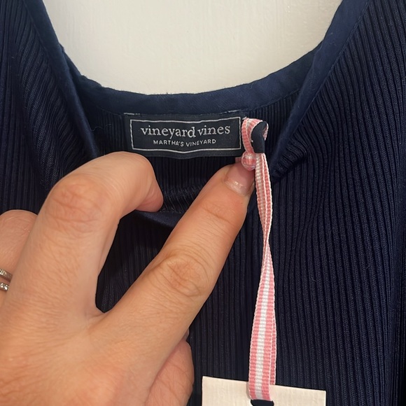 NWT Vineyard vines navy dress with belt - Picture 3 of 6